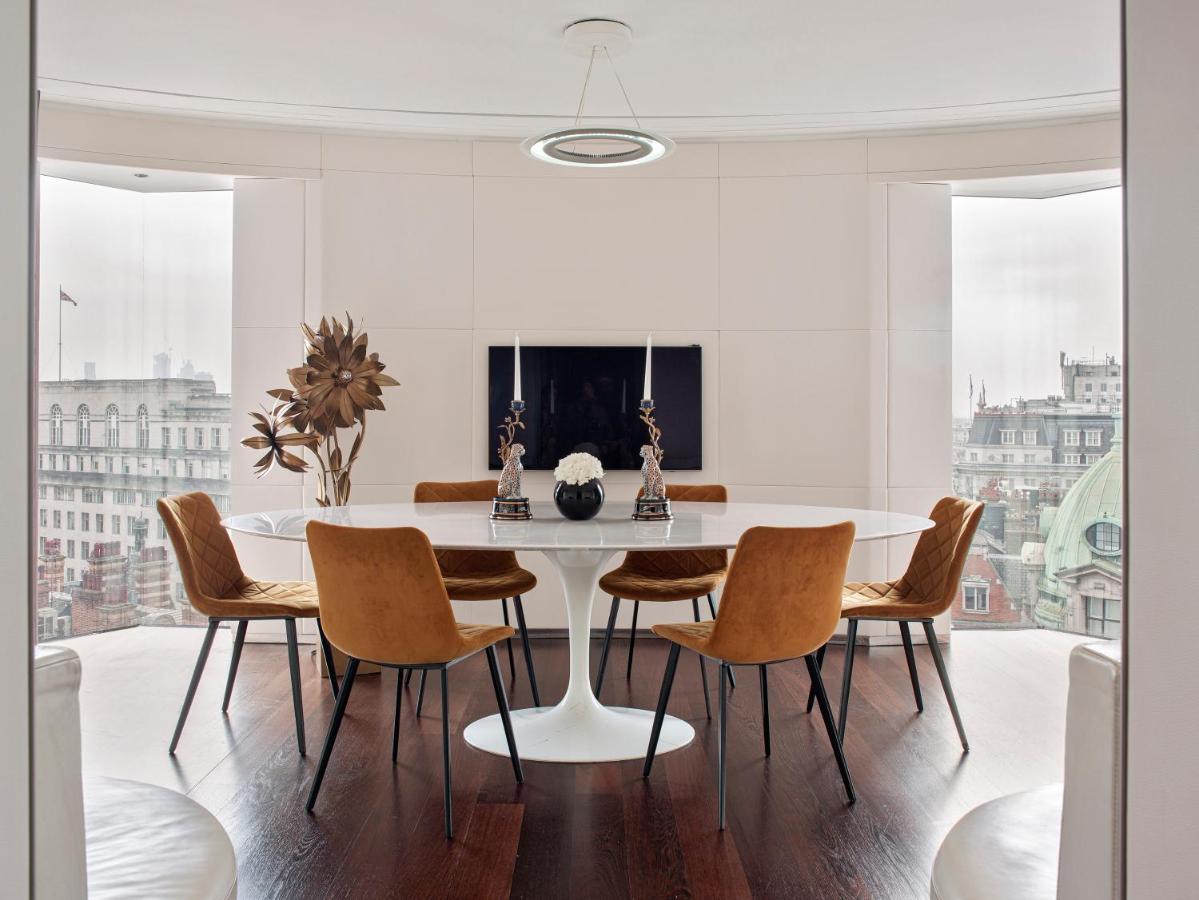 Hotel Me London By Melia - Covent Garden Esterno foto A tulip table