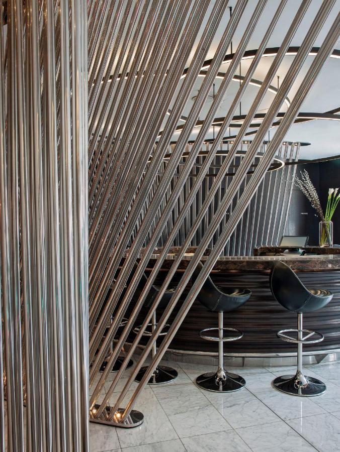 Hotel Me London By Melia - Covent Garden Esterno foto Stainless steel tubes