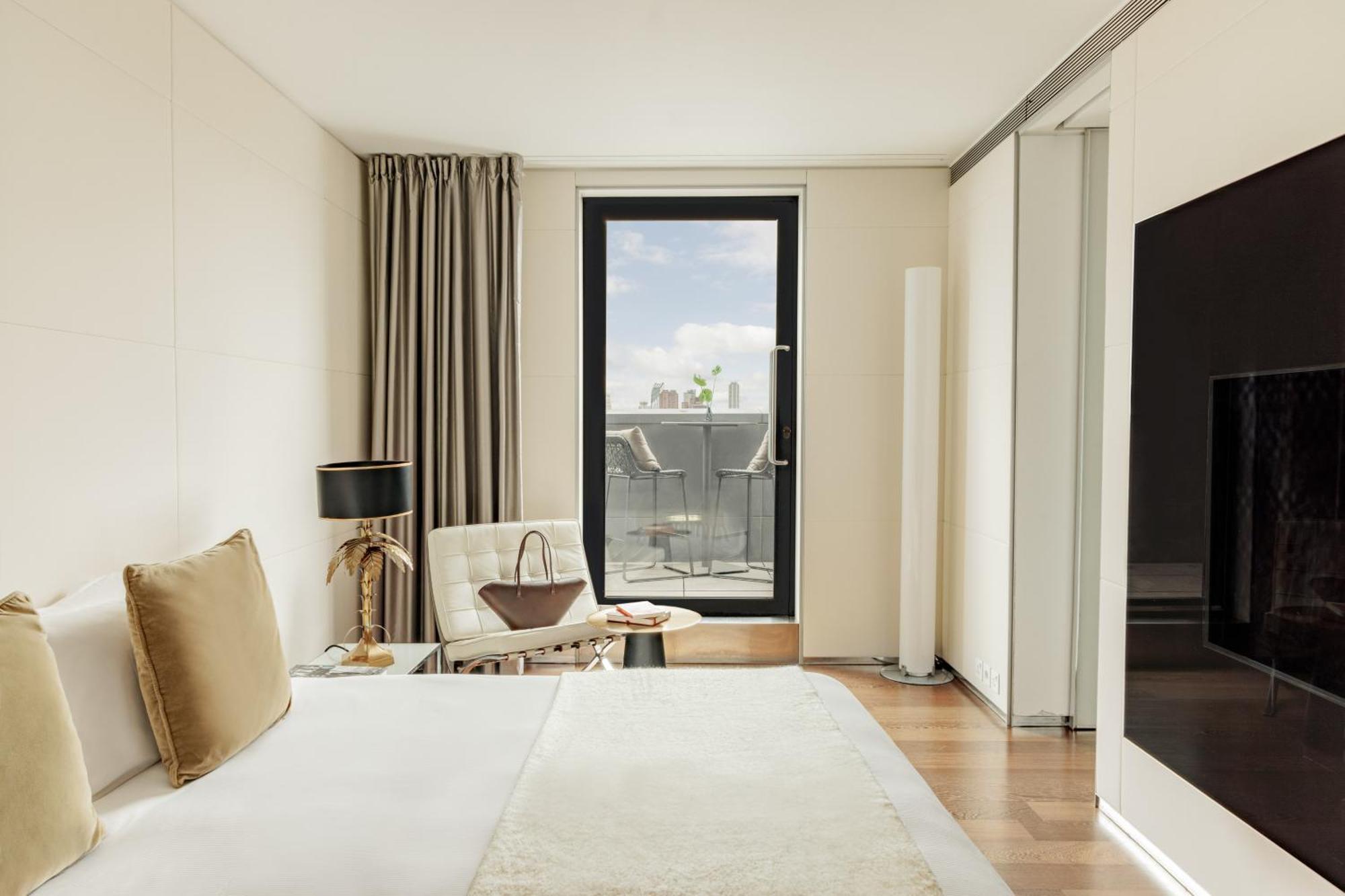 Hotel Me London By Melia - Covent Garden Esterno foto A bedroom at the Mandarin Oriental