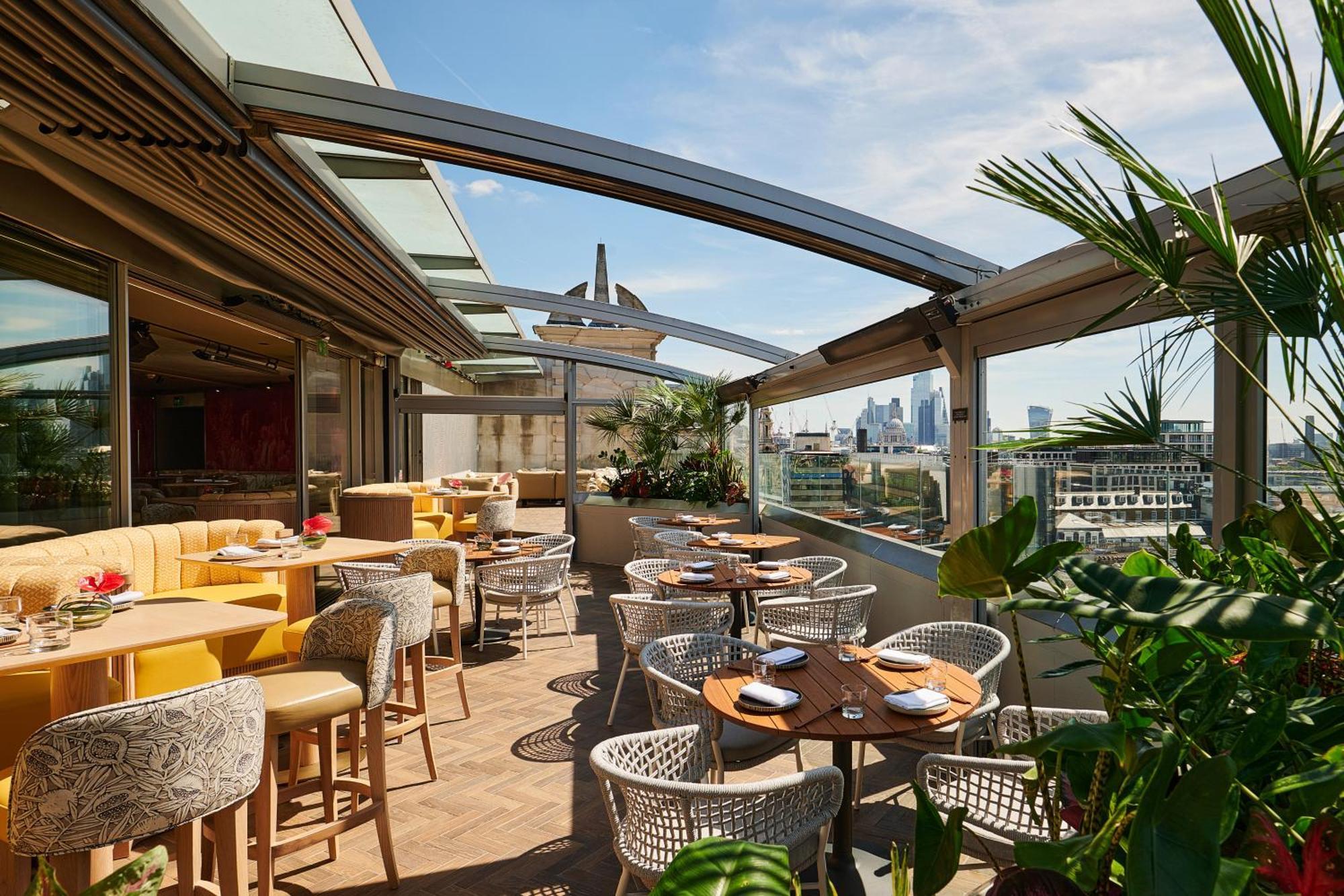 Hotel Me London By Melia - Covent Garden Esterno foto The Terrace at The Ivy Collection