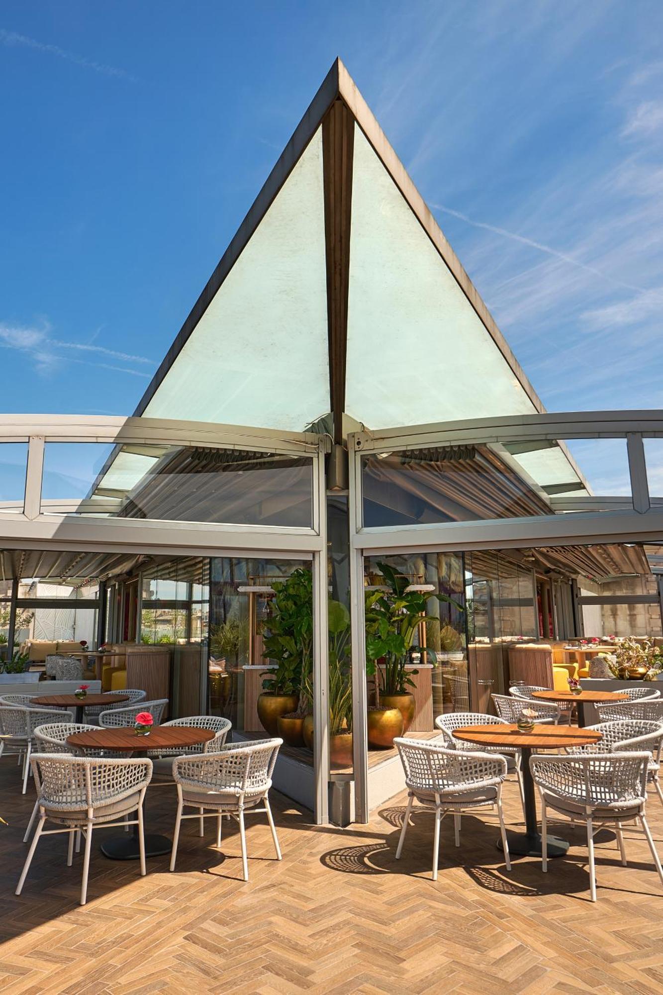 Hotel Me London By Melia - Covent Garden Esterno foto The Sky Bar